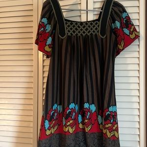 Theme. Size medium. Tunic